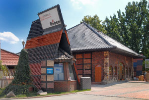 Budynek z cegły klinkierowej